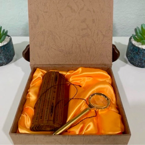 Bamboo Scroll And Magnifying Glass And Beautiful Case - Picture 2 of 8
